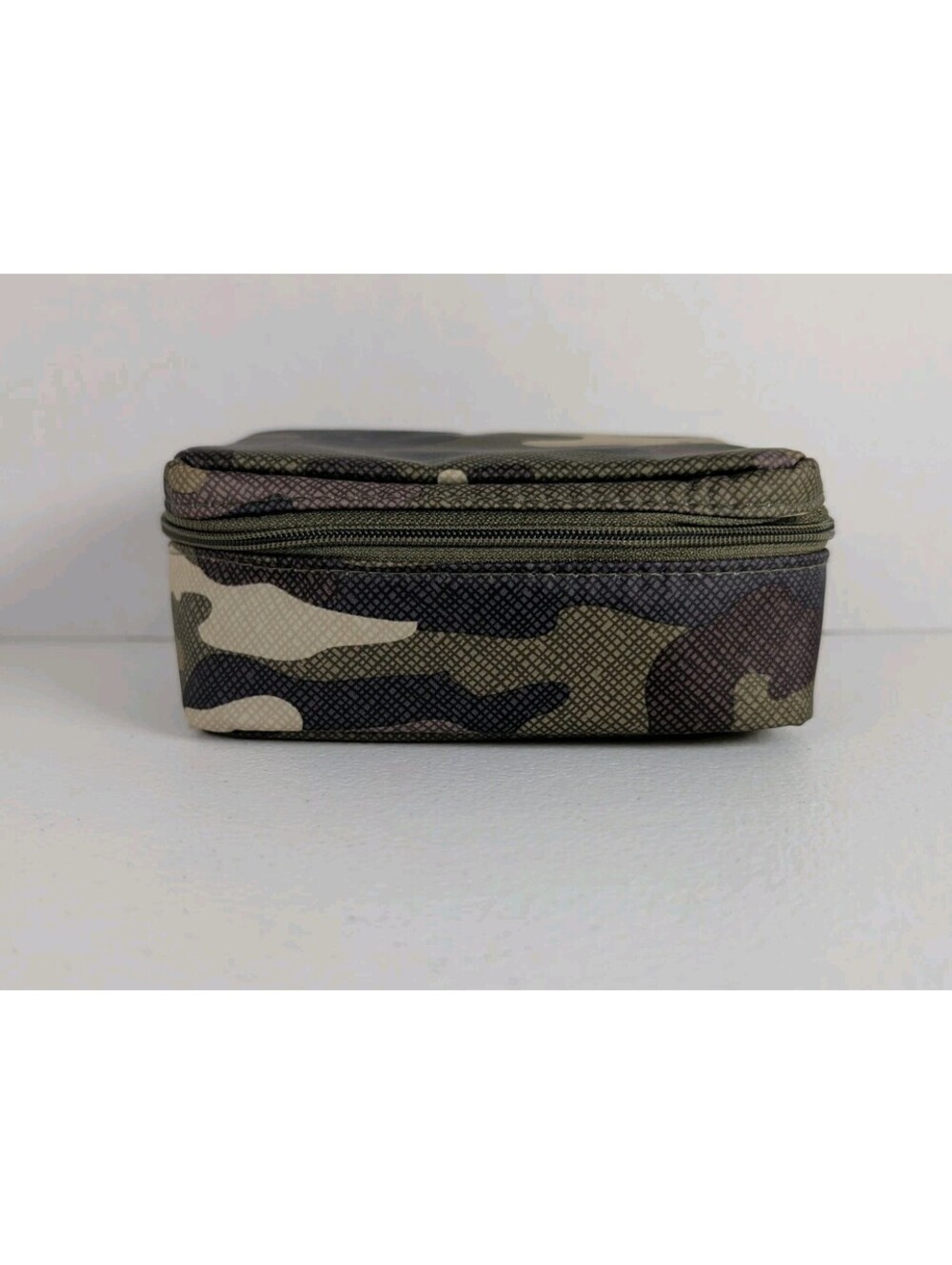 Thirty-One Baubles & Bracelets Travel Case Camo Crosshatch Jewelry Organizer